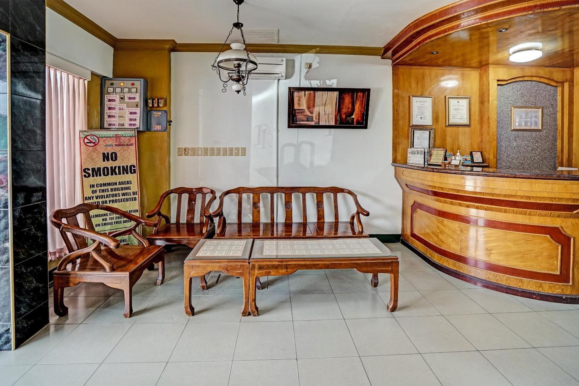 Super Oyo 91805 Hotel Wisma Bari Palembang Exteriör bild