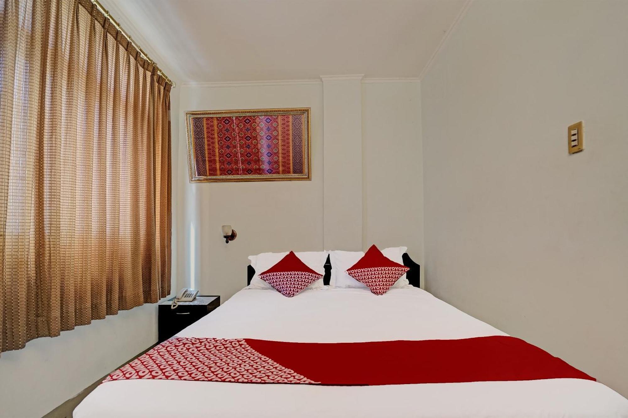 Super Oyo 91805 Hotel Wisma Bari Palembang Exteriör bild
