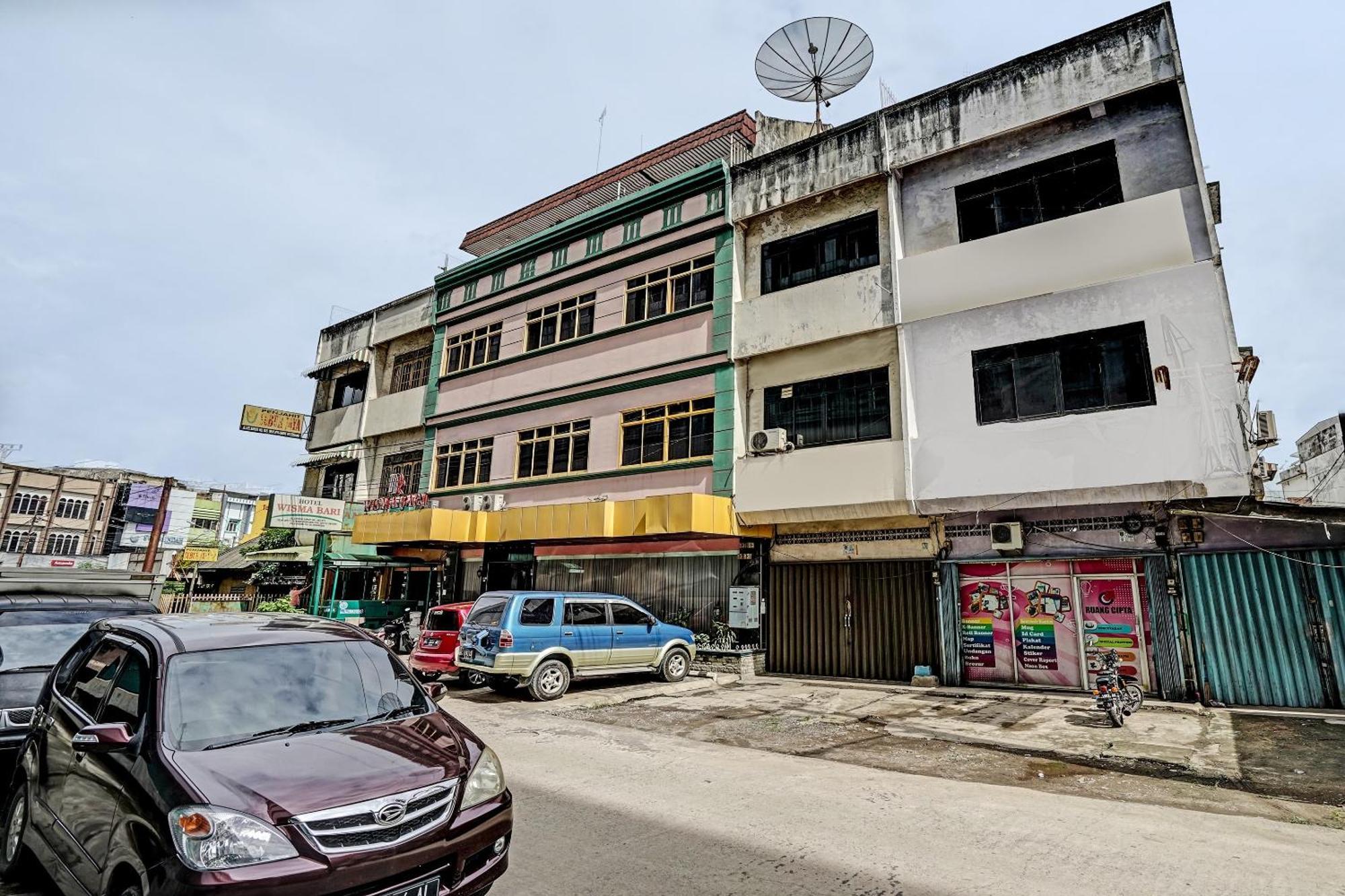 Super Oyo 91805 Hotel Wisma Bari Palembang Exteriör bild