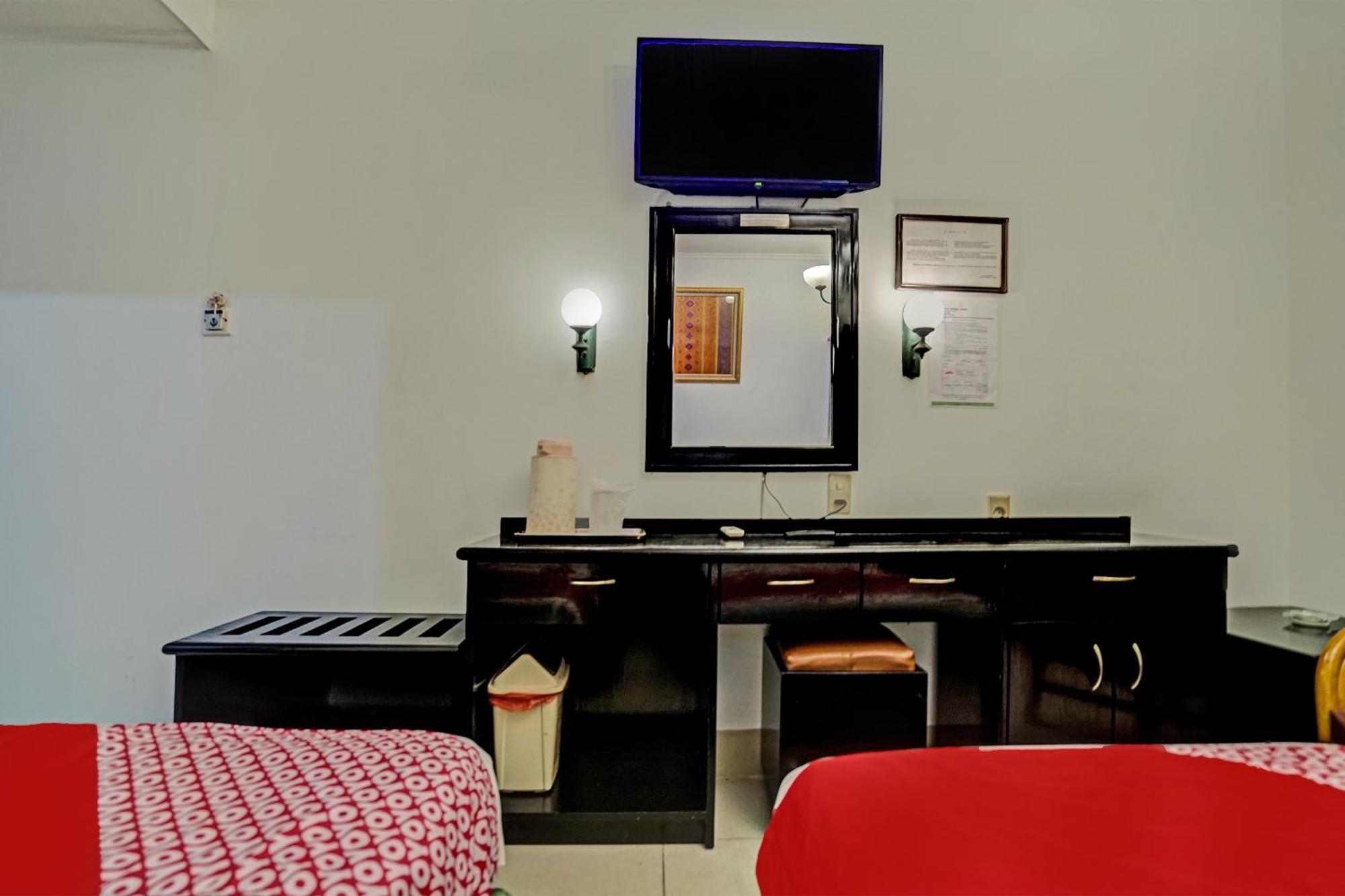 Super Oyo 91805 Hotel Wisma Bari Palembang Exteriör bild