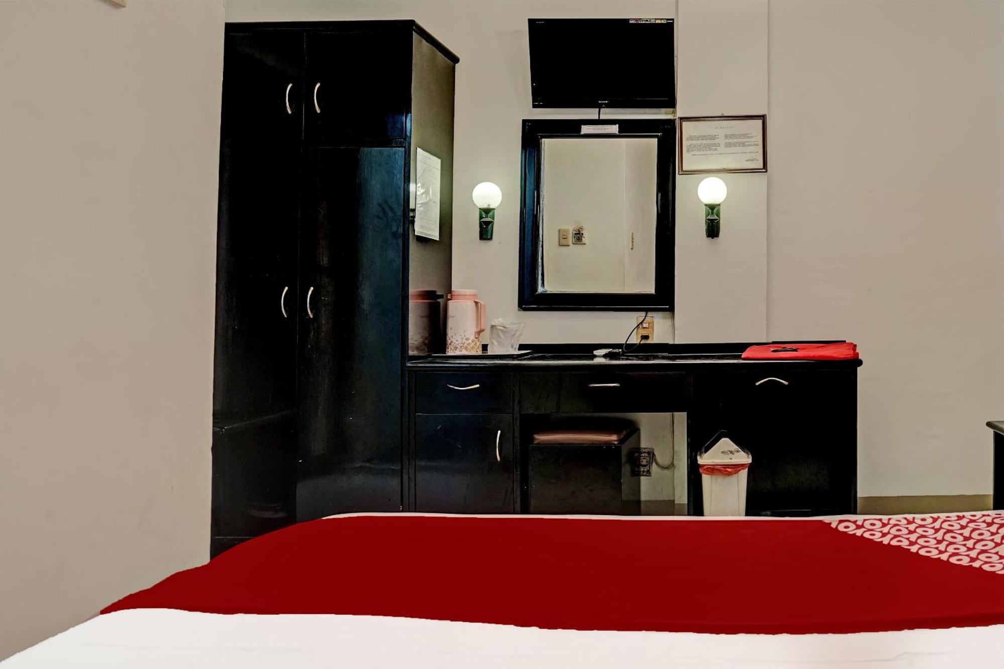 Super Oyo 91805 Hotel Wisma Bari Palembang Exteriör bild