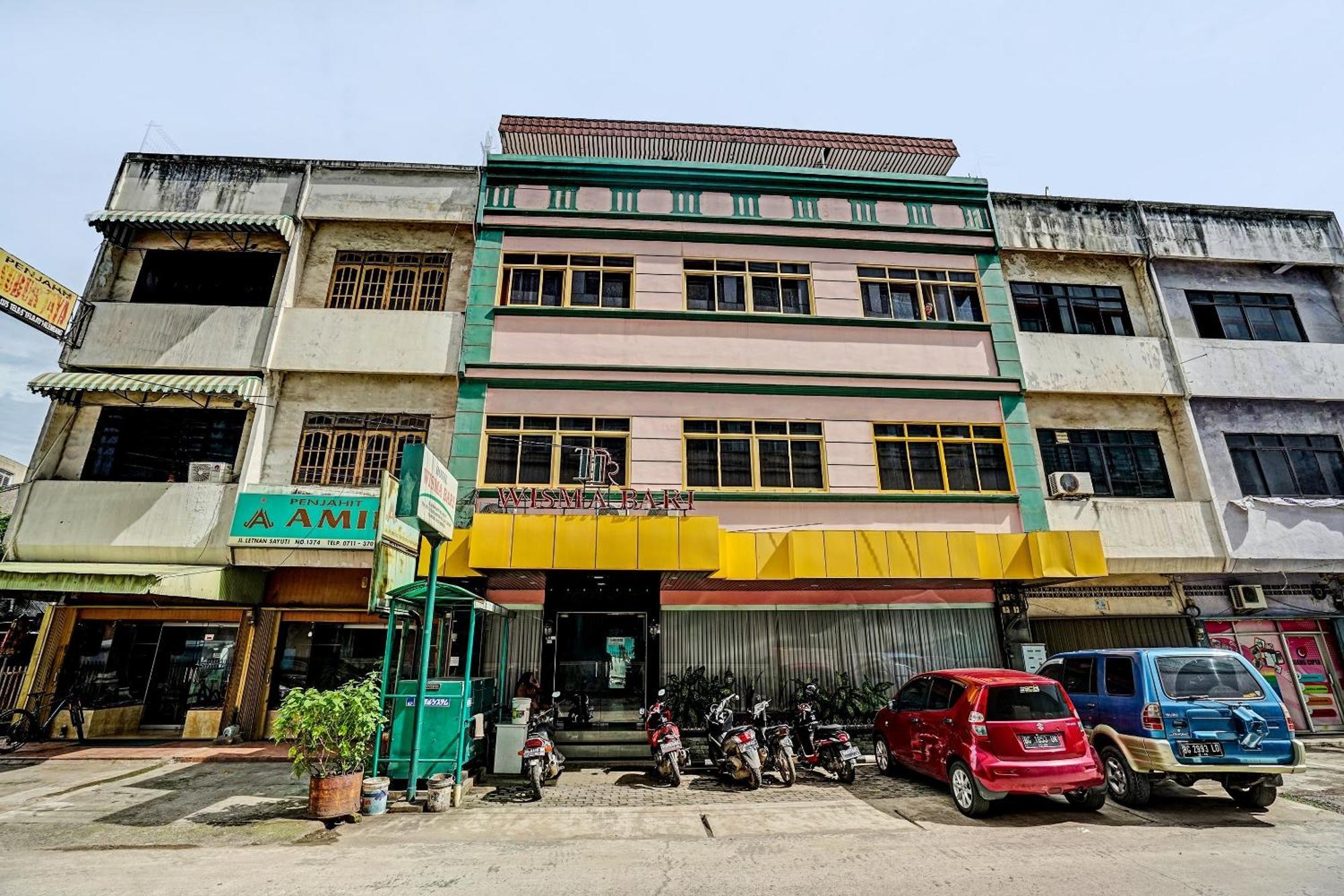 Super Oyo 91805 Hotel Wisma Bari Palembang Exteriör bild